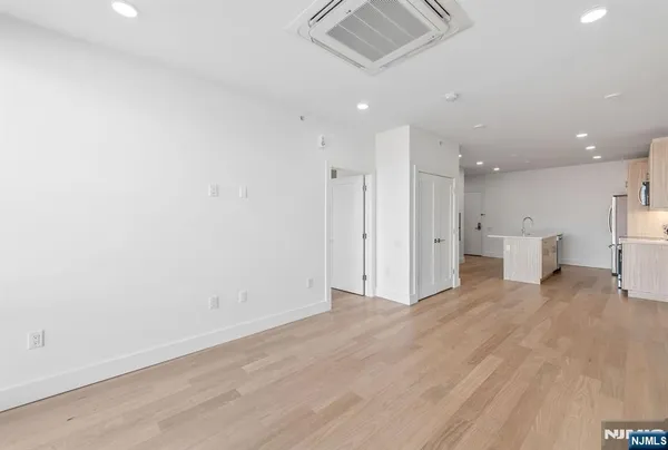 $2,750 | 35 Jefferson Avenue, Unit 304, Westwood, NJ 07675