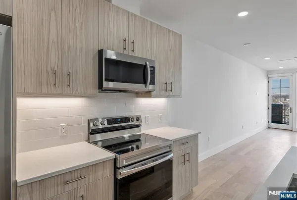 $2,750 | 35 Jefferson Avenue, Unit 304, Westwood, NJ 07675