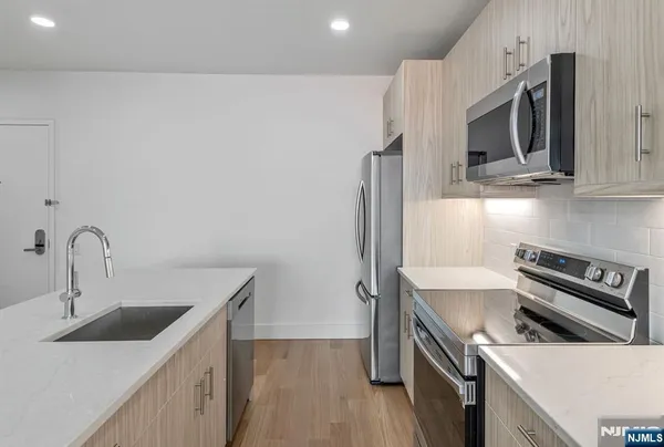 $2,750 | 35 Jefferson Avenue, Unit 304, Westwood, NJ 07675