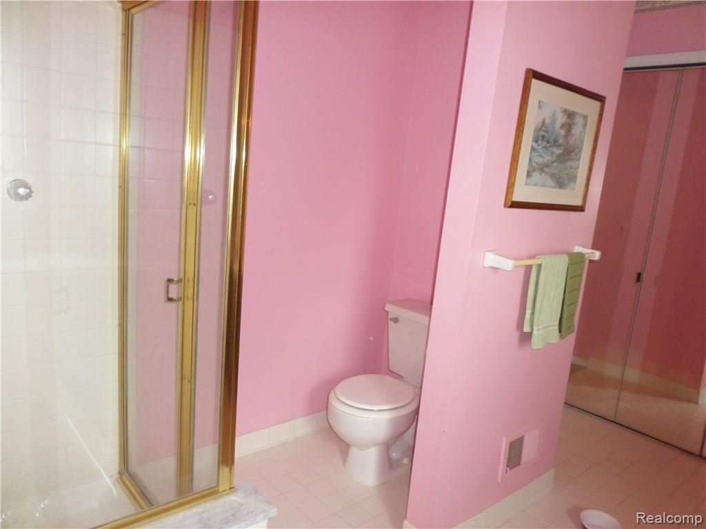 38146 Westchester Road Sterling Heights, MI 48310 - Photo 41 of 54 Masterbath4.JPG