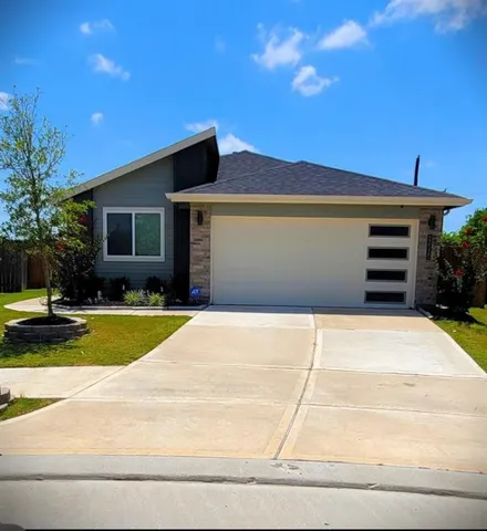 $2,495 | 12620 Flint River Drive, Houston, TX 77047