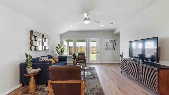 $2,495 | 12620 Flint River Drive, Houston, TX 77047