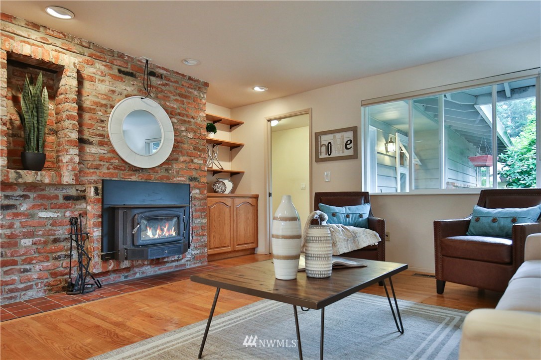 16152 Southeast 146th Place Renton, WA 98059 - Photo 4 of 25