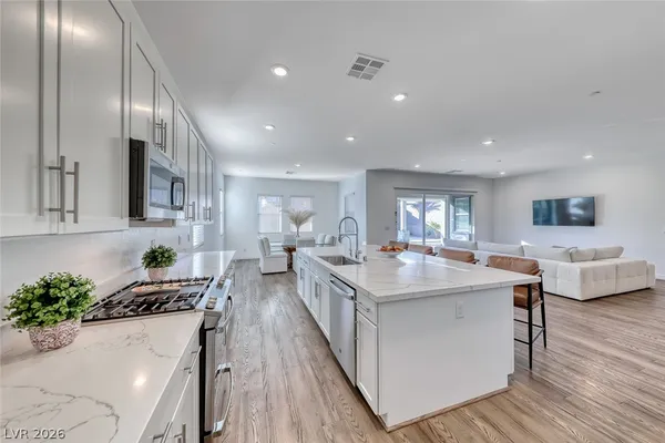 $975,000 | 141 Juliette Pointe Lane, Henderson, NV 89011