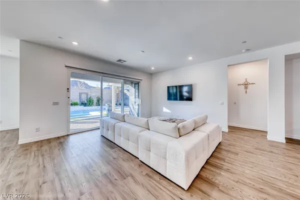 $975,000 | 141 Juliette Pointe Lane, Henderson, NV 89011