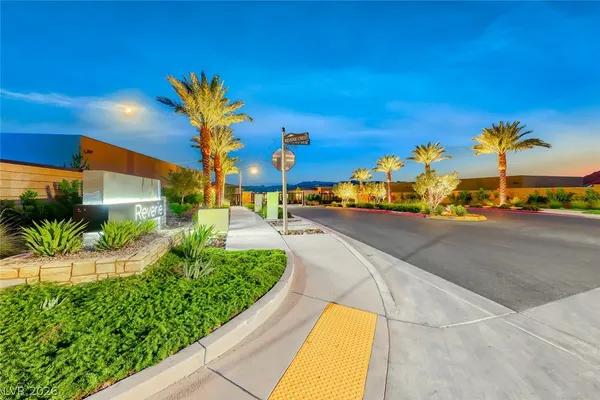 $975,000 | 141 Juliette Pointe Lane, Henderson, NV 89011