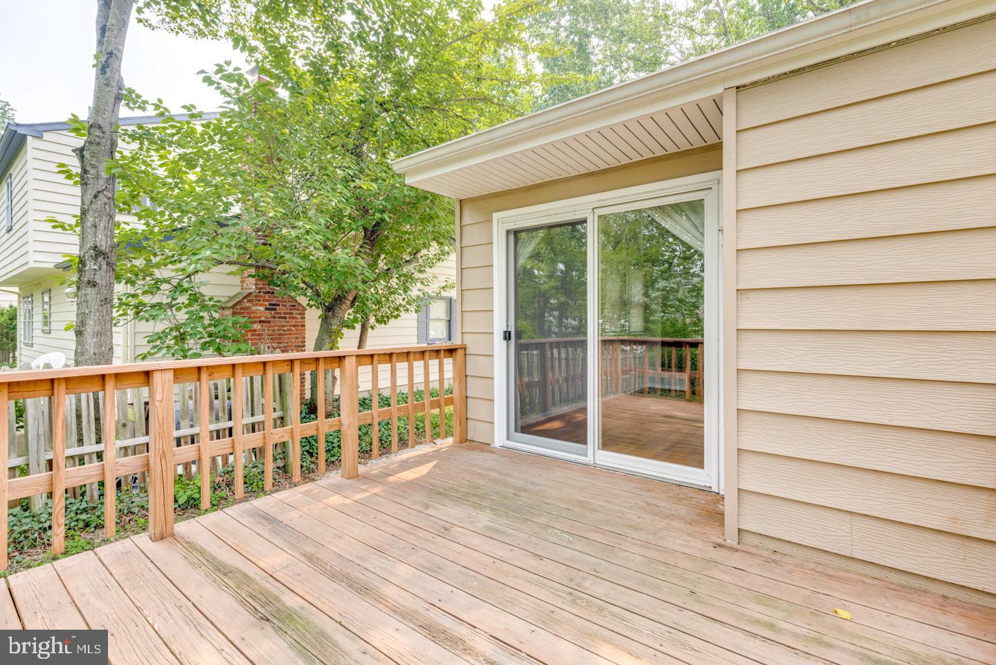 601 Pardee Lane Haddonfield, NJ 08033 - Photo 35 of 37 a balcony with wooden floor and fence