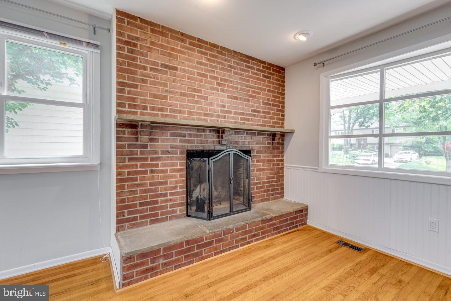 601 Pardee Lane Haddonfield, NJ 08033 - Photo 8 of 37 a view of empty room with windows
