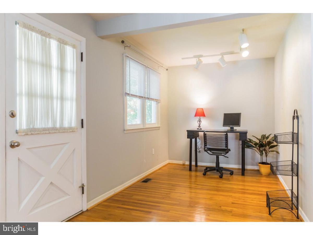 601 Pardee Lane Haddonfield, NJ 08033 - Photo 9 of 37 a workspace with furniture and a window