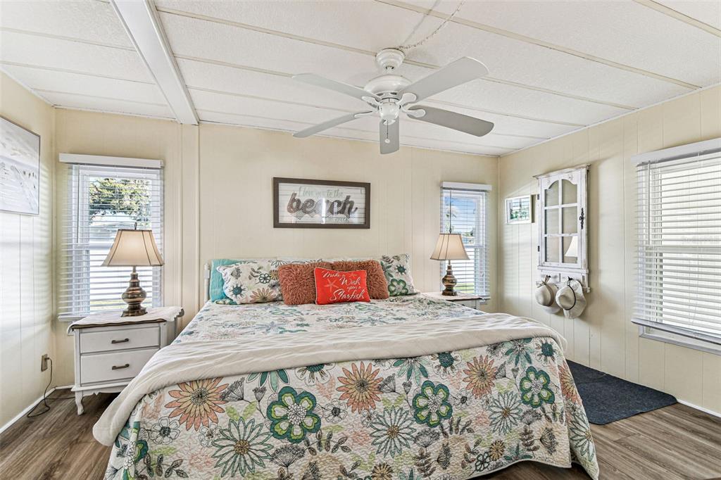 12501 Ulmerton Road, Unit 71 Largo, FL 33774 - Photo 34 of 75 a bedroom with a large bed and a window