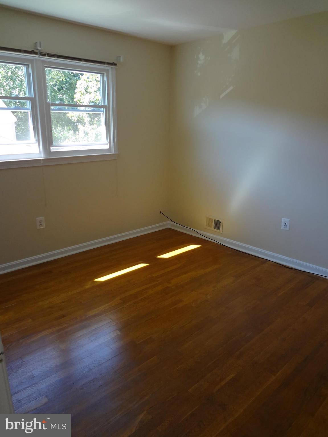 1616 Winding Waye Lane Silver Spring, MD 20902 - Photo 25 of 46 Bedroom #3