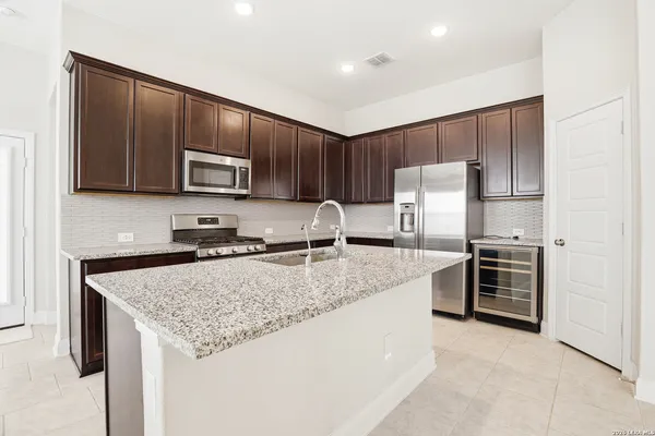 $2,200 | 12139 Casparis, San Antonio, TX 78254