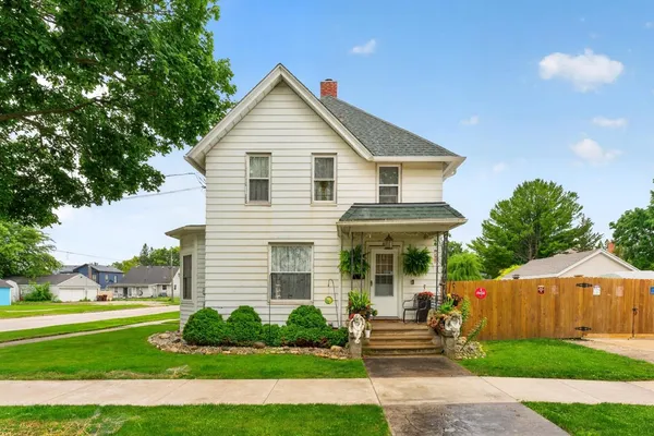 $209,900 | 404 North Main Street, Belvidere, IL 61008