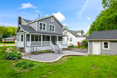 $779,000 | 331 East Russell Street, Barrington, IL 60010
