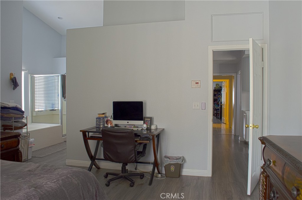 13250 Ivanpah Road Apple Valley, CA 92308 - Photo 17 of 28