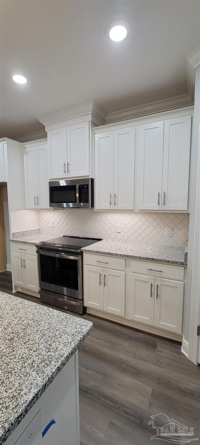 16339 Innerarity Point Road Pensacola, FL 32507 - Photo 4 of 25