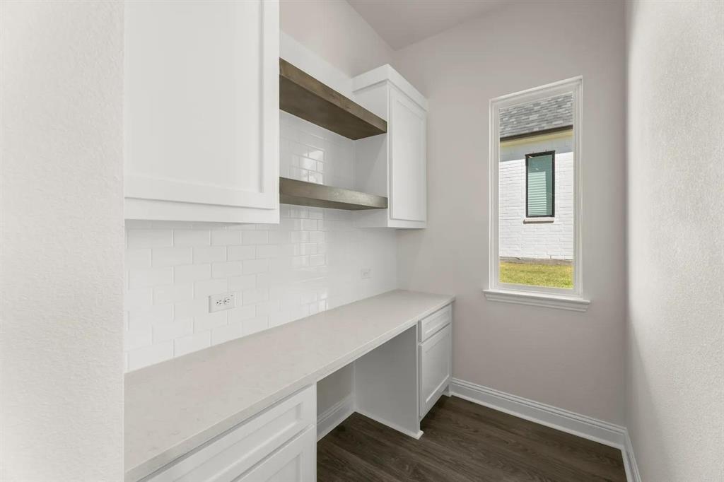 3123 Fisher Road Rockwall, TX 75032 - Photo 7 of 40 The Overlook II B Pocket Office
