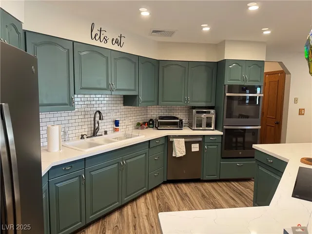 $759,000 | 281 East Kimberly Drive, Henderson, NV 89015