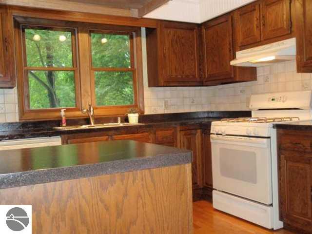 3664 Manchester Road Traverse City, MI 49686 - Photo 10 of 25 1727980-9.JPG