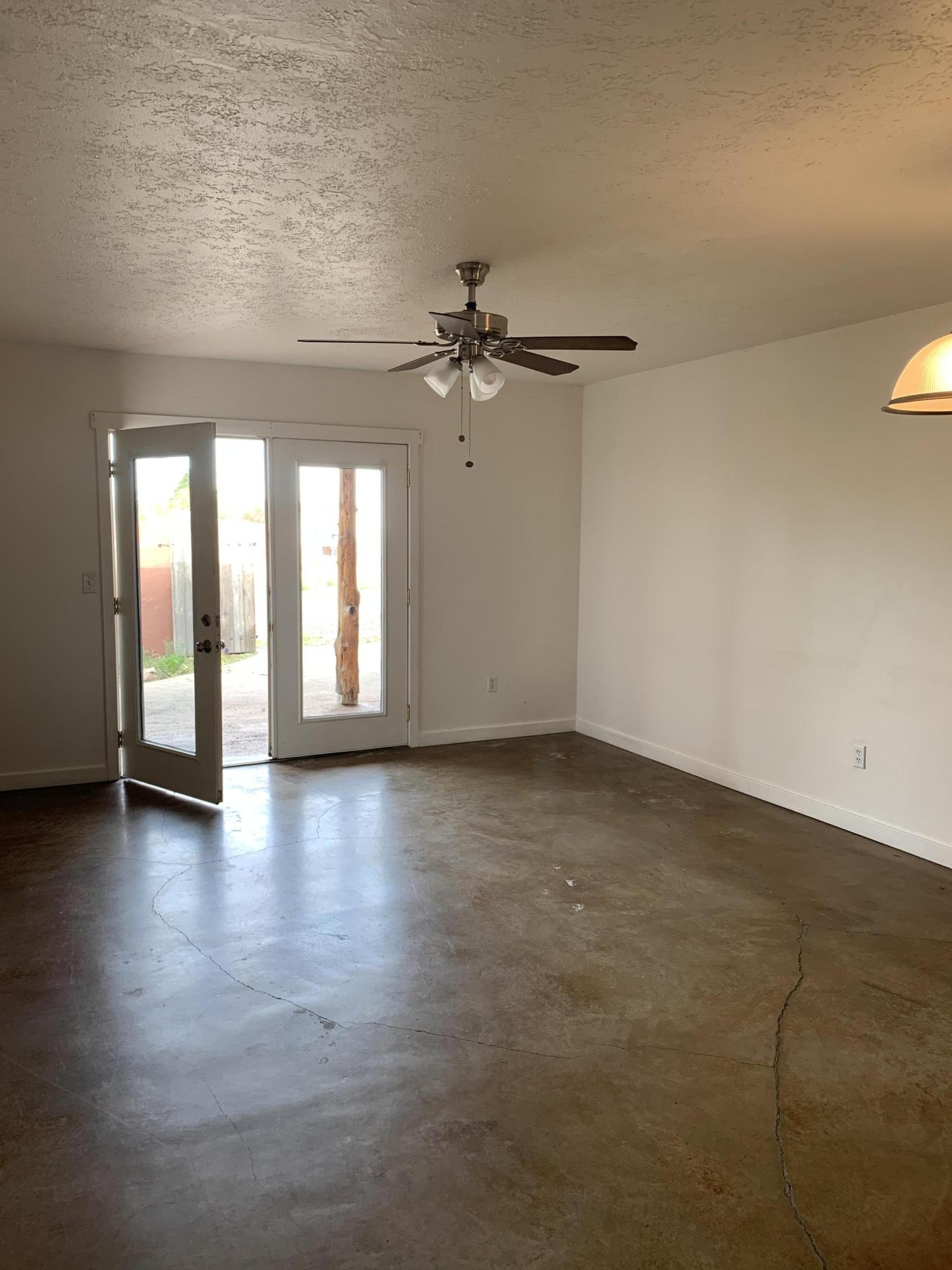 566 5th Street Metolius, OR 97741 - Photo 39 of 39 Living room