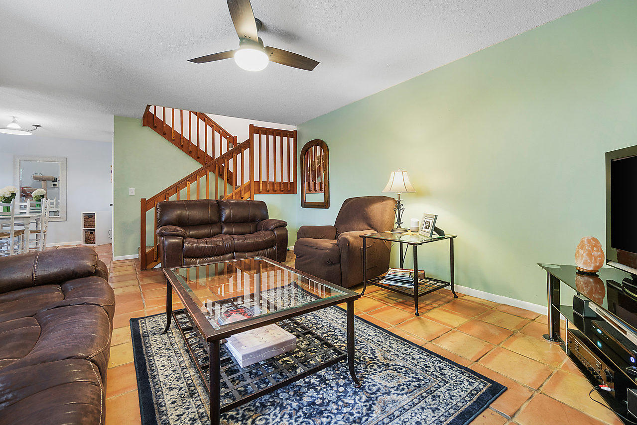 8481 Boca Rio Drive Boca Raton, FL 33433 - Photo 17 of 27 a workspace with furniture