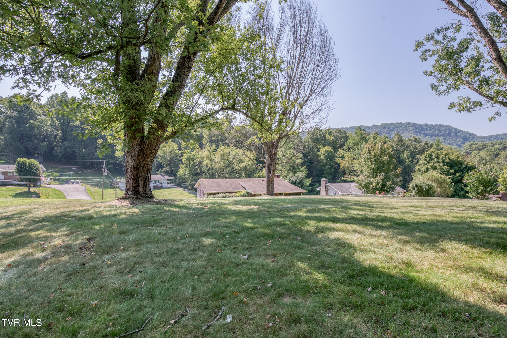 104 Martindale Road Bristol, TN 37620 - Photo 28 of 31 161_3486_28 copy