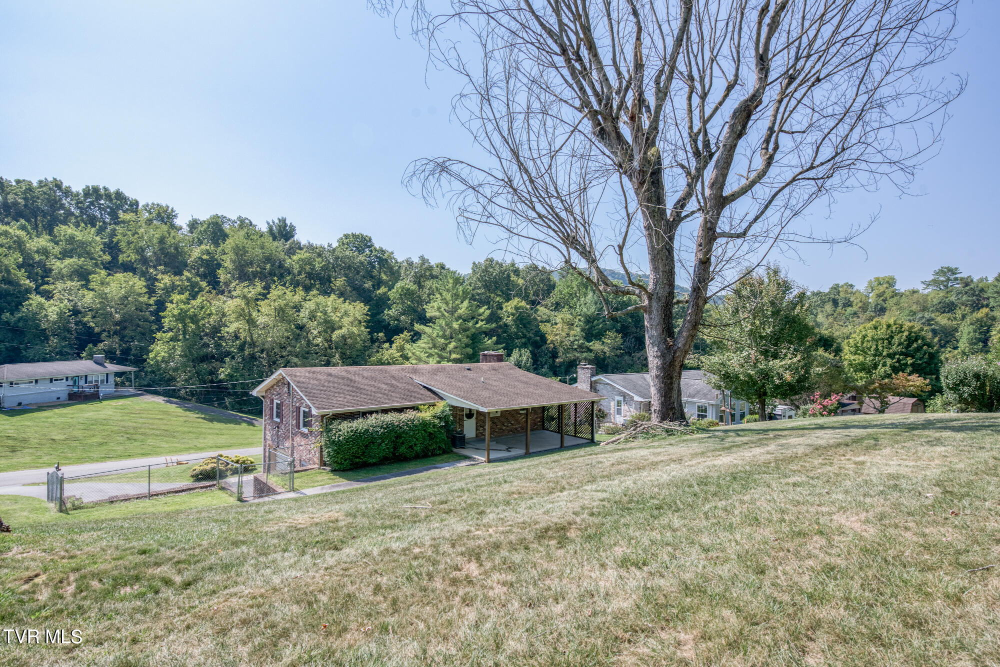 104 Martindale Road Bristol, TN 37620 - Photo 29 of 31 161_3490_29 copy