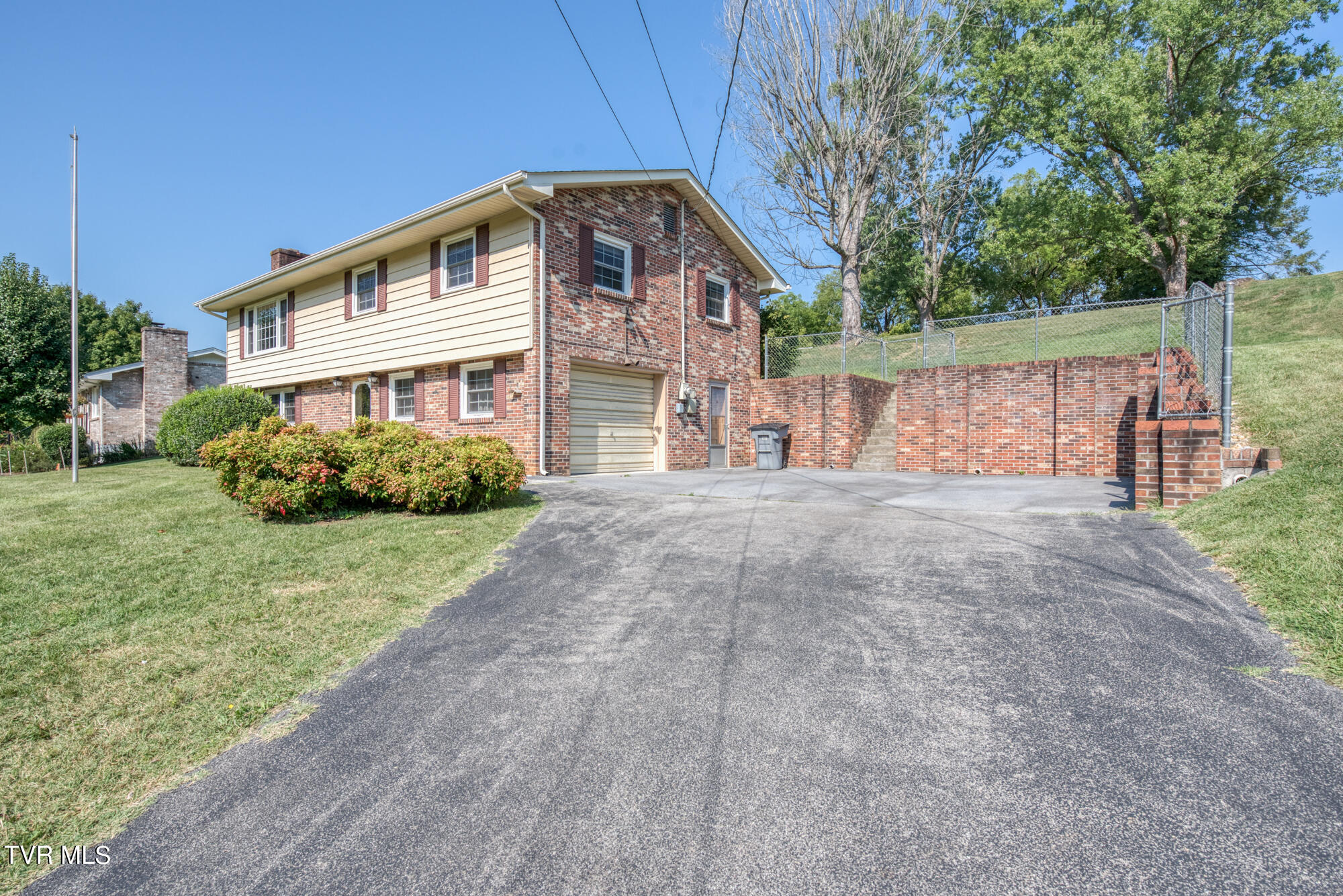 104 Martindale Road Bristol, TN 37620 - Photo 3 of 31 161_3367_4 copy