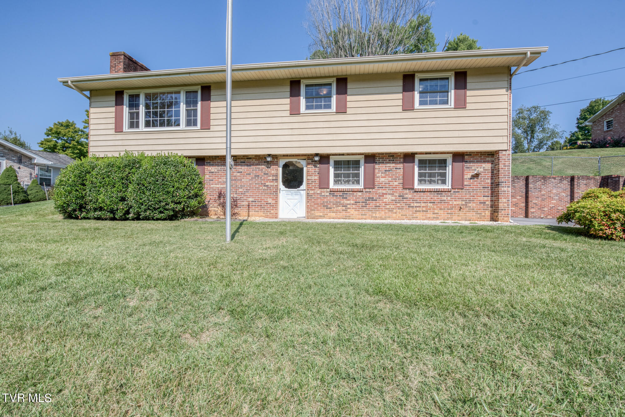 104 Martindale Road Bristol, TN 37620 - Photo 4 of 31 161_3371_5 copy