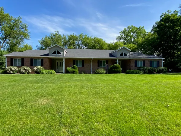 $2,395 | 19120 Emerald Drive, Unit 19120, Brookfield, WI 53045