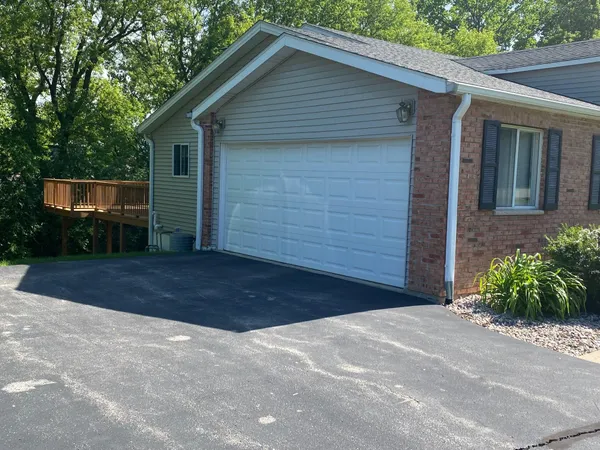 $2,395 | 19120 Emerald Drive, Unit 19120, Brookfield, WI 53045
