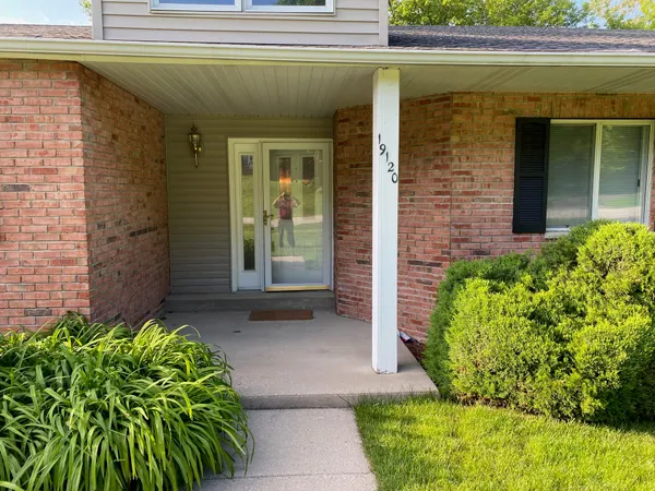 $2,395 | 19120 Emerald Drive, Unit 19120, Brookfield, WI 53045