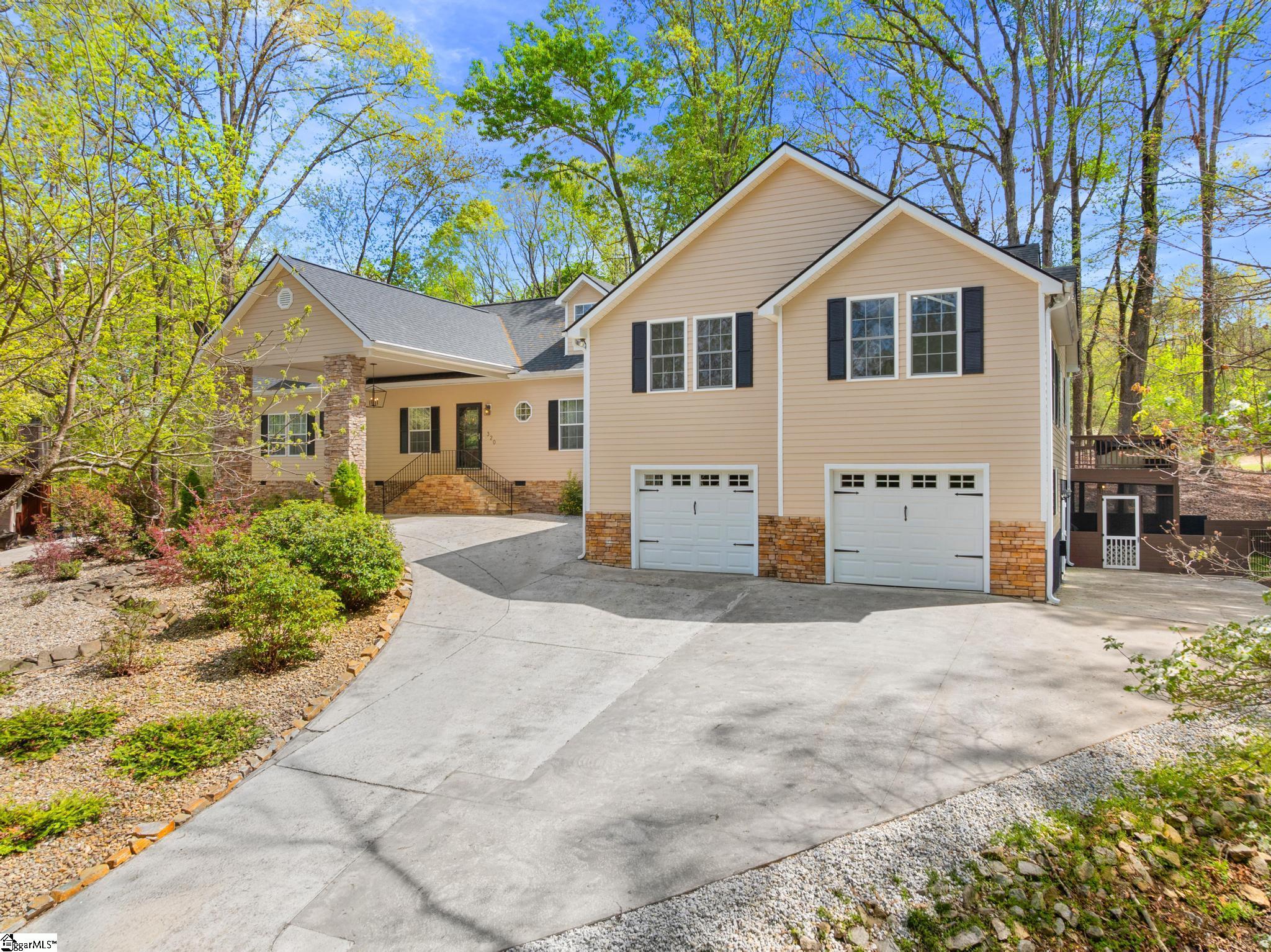 320 Nicklaus Road Westminster, SC 29693 - Photo 2 of 44