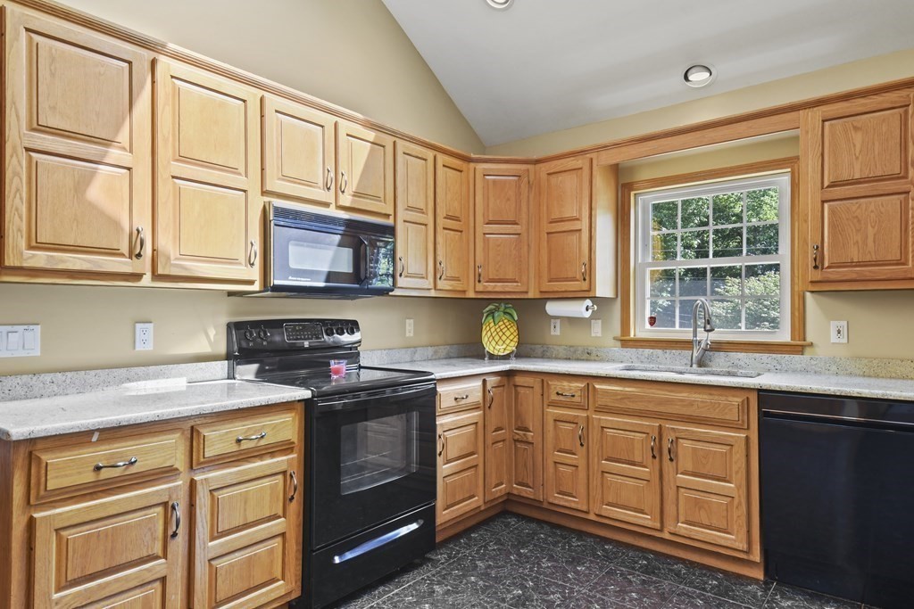 46 Amble Road Chelmsford, MA 01824 - Photo 12 of 38 Gallery Image 12