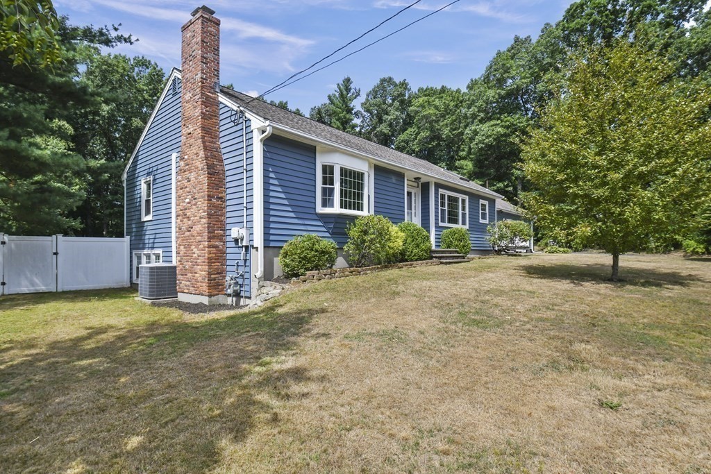 46 Amble Road Chelmsford, MA 01824 - Photo 4 of 38 Gallery Image 4