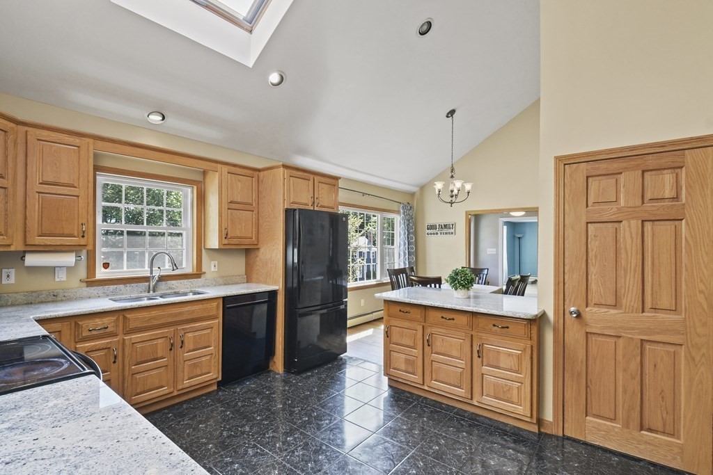 46 Amble Road Chelmsford, MA 01824 - Photo 10 of 38 Gallery Image 10