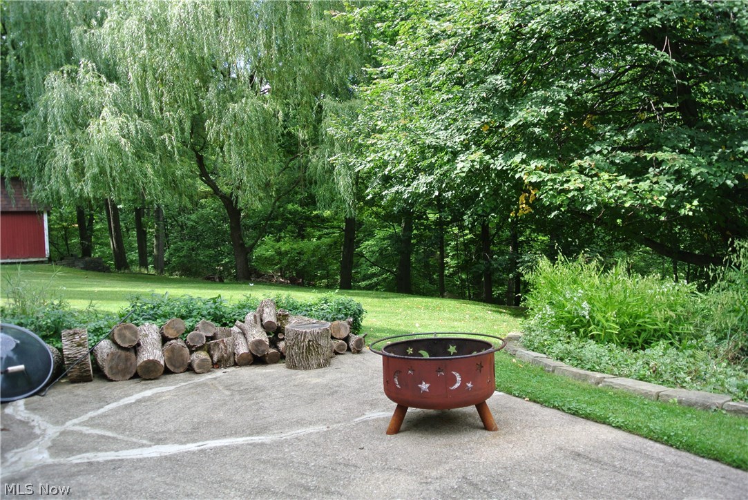 2945 Hillside Road Independence, OH 44131 - Photo 35 of 35 Side Patio