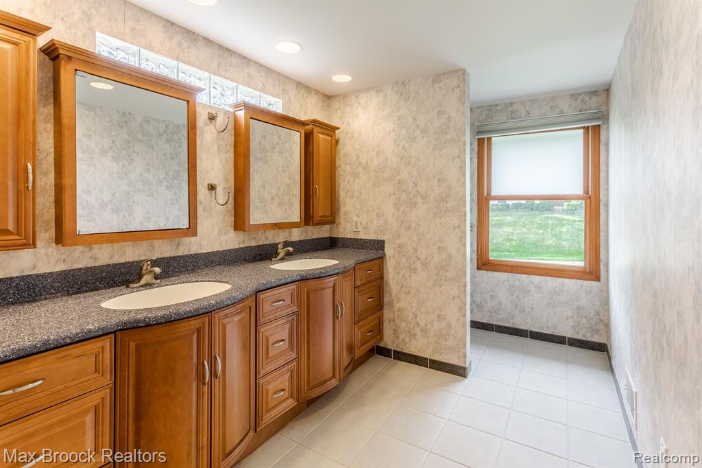 796 Rock Spring Road Bloomfield Hills, MI 48304 - Photo 25 of 27 Gallery Image 25