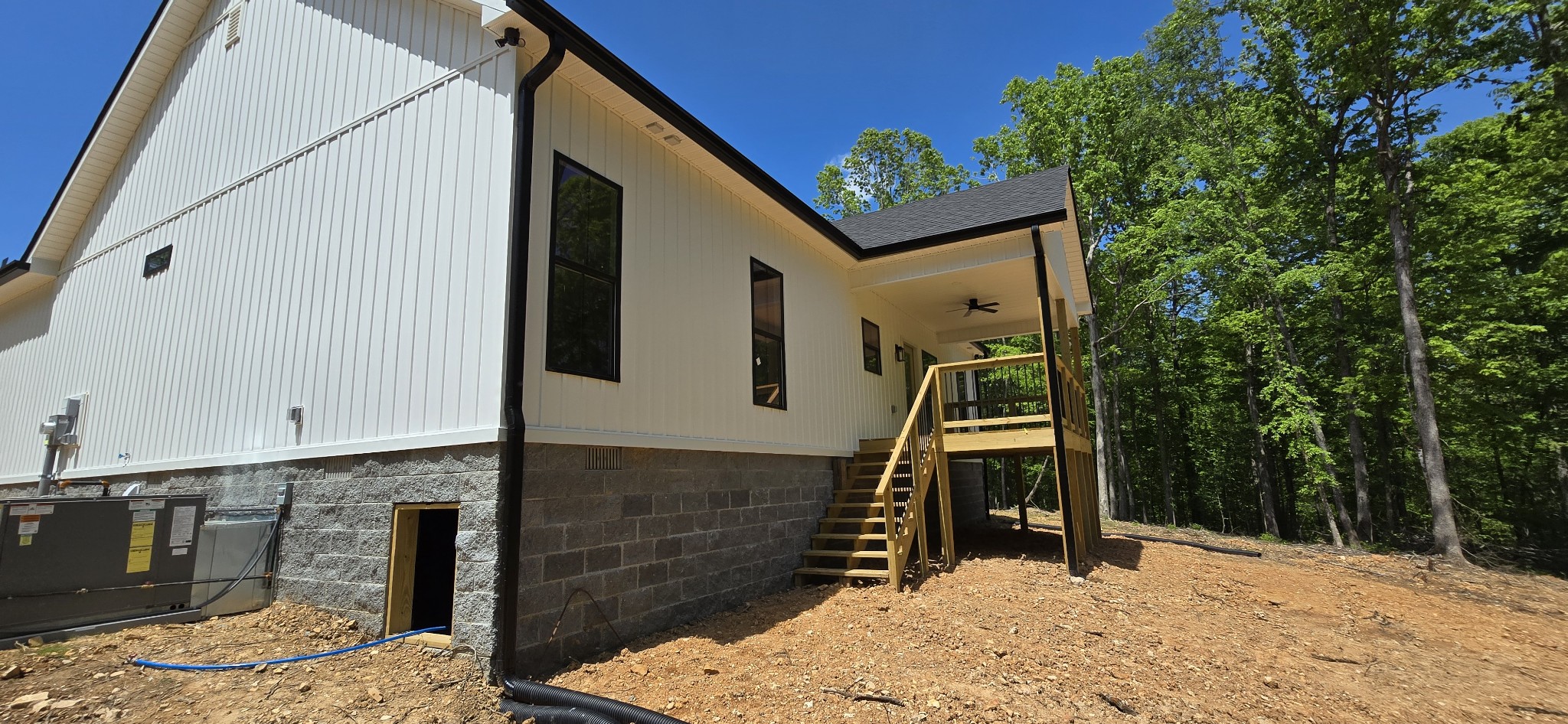 2775 Mayne Trace Road Waverly, TN 37185 - Photo 11 of 43 a backyard of a house