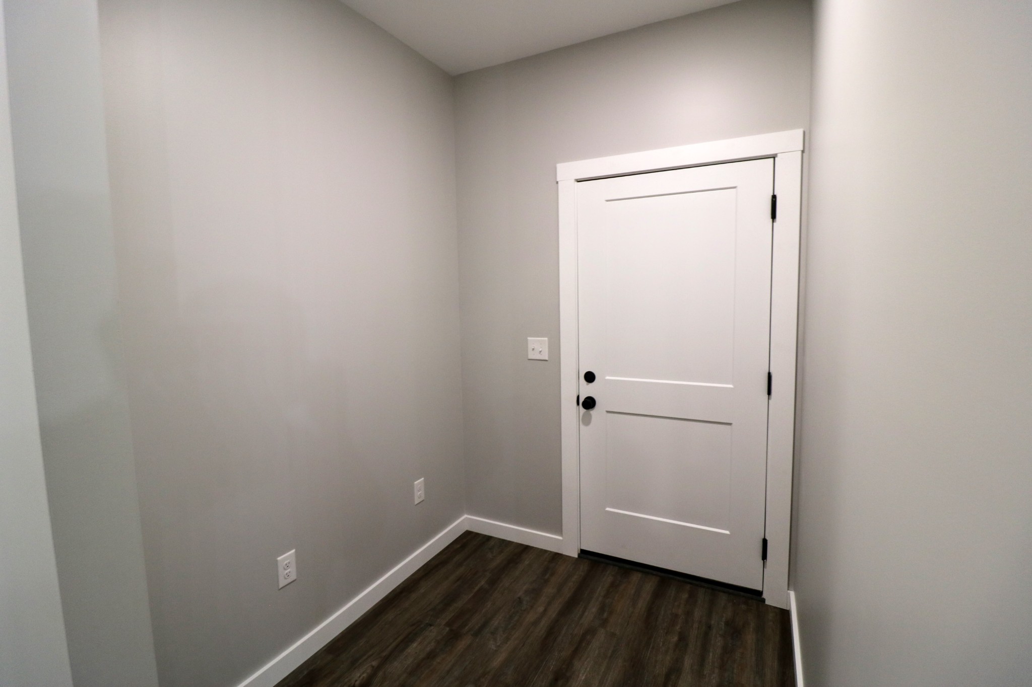 2775 Mayne Trace Road Waverly, TN 37185 - Photo 39 of 43 a view of small space with wooden floor