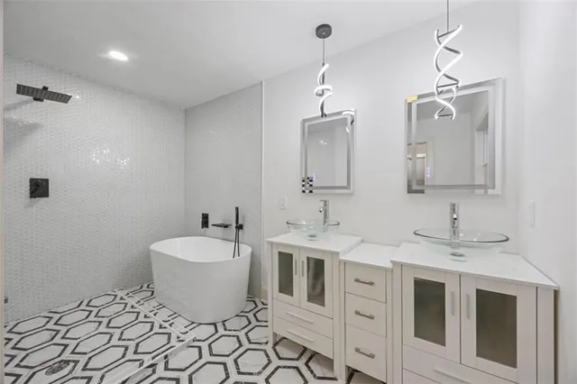 $464,999 | 6486 Aquila Drive, Morrow, GA 30260