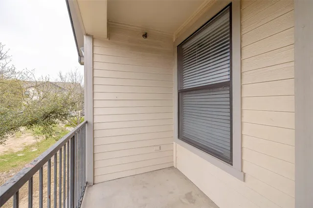 $1,139 | 8515 Interstate 35, Unit 1206, Austin, TX 78744