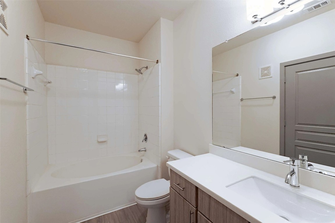 8515 Interstate 35, Unit 1206 Austin, TX 78744 - Photo 6 of 20 Move in by January 30th and enjoy 8 weeks FREE rent! Restrictions may apply — contact our leasing office for details.