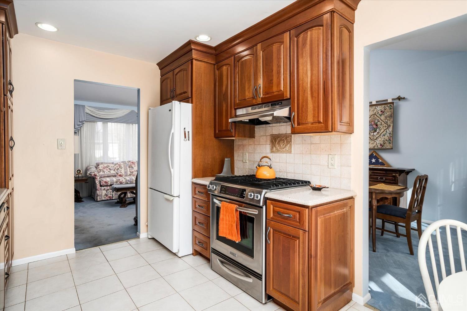 12 Huntington Road East Brunswick, NJ 08816 - Photo 14 of 32 Gallery Image 14