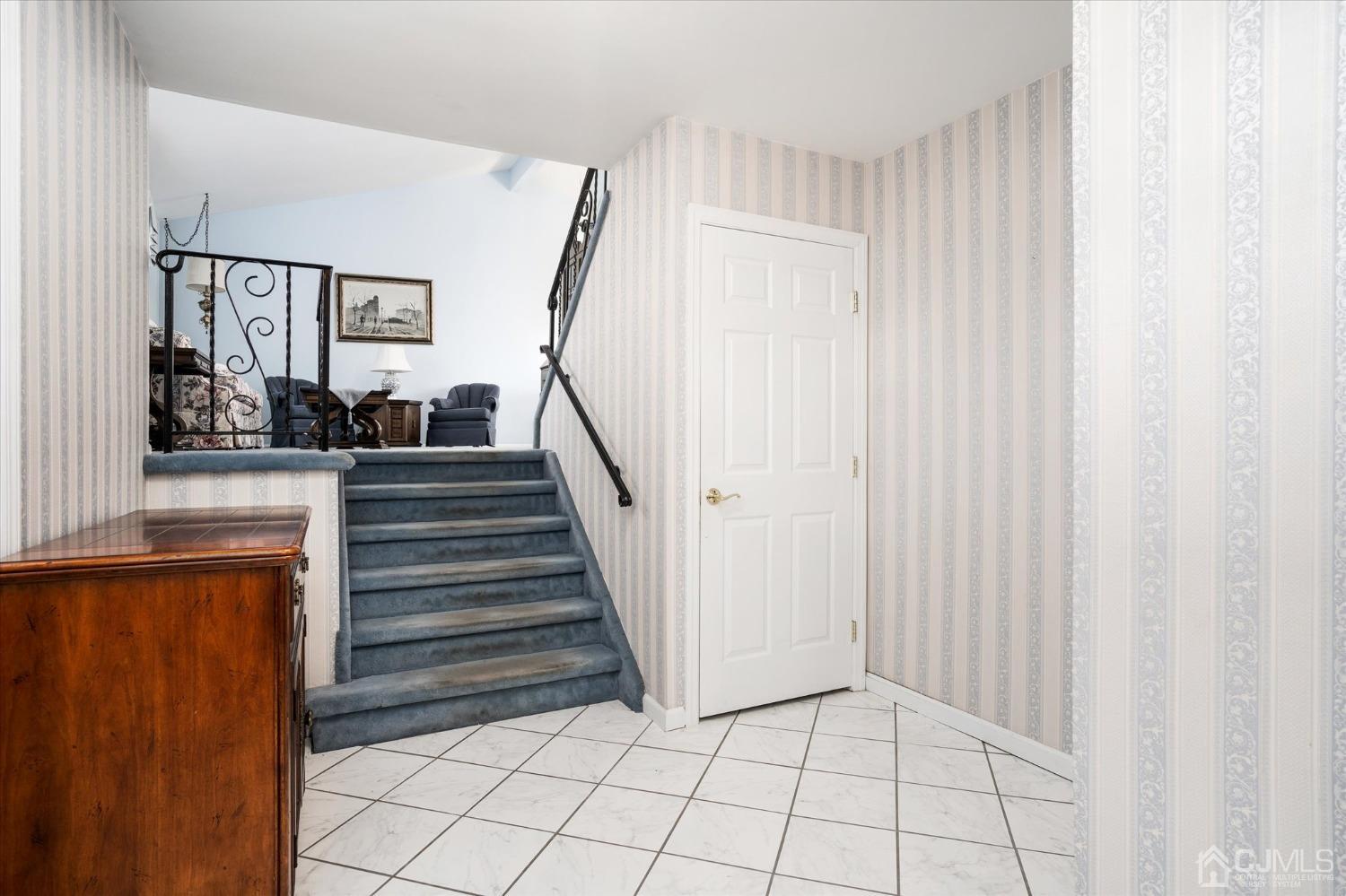 12 Huntington Road East Brunswick, NJ 08816 - Photo 3 of 32 Gallery Image 3