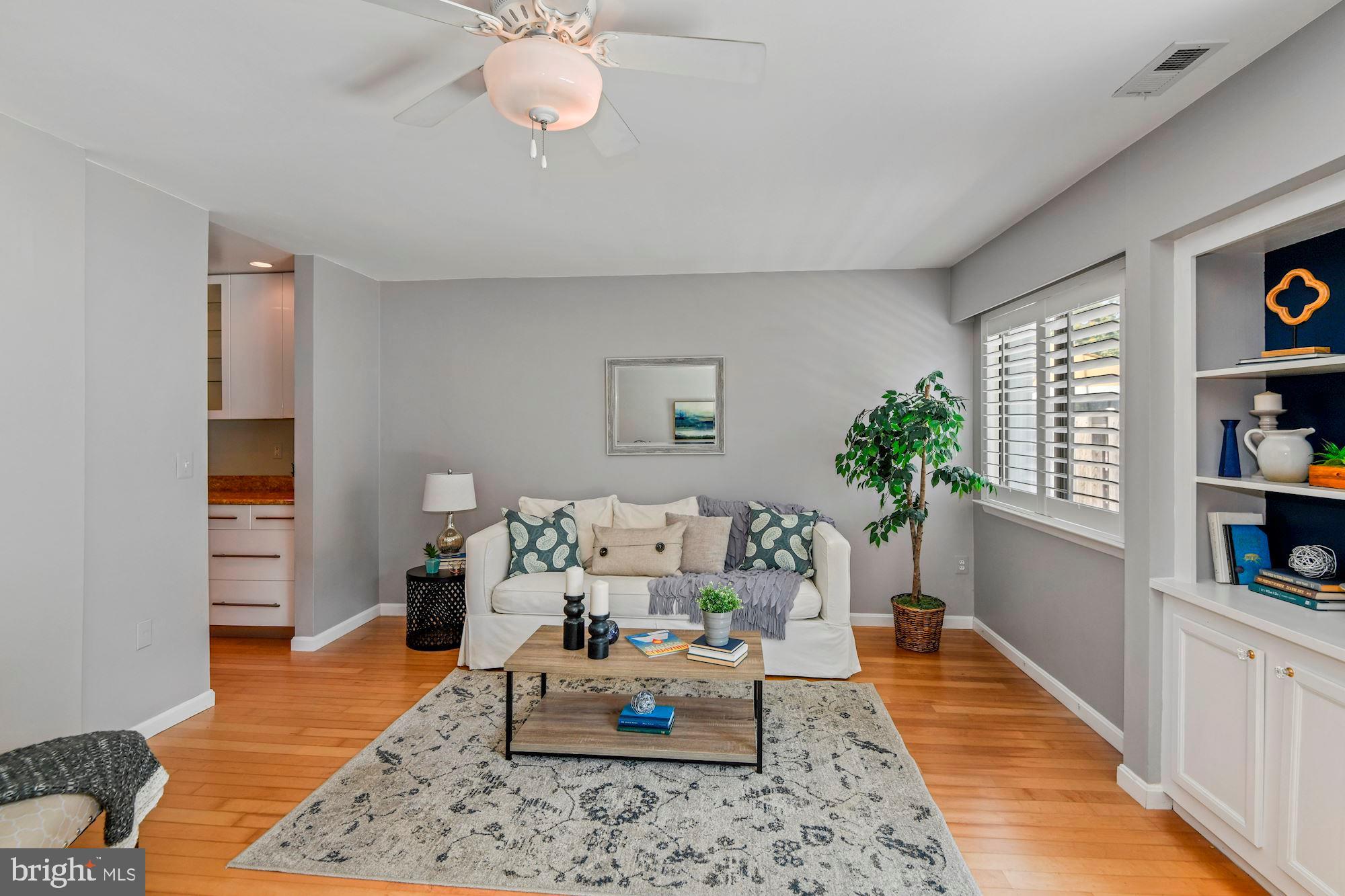 1117 Cedar Ridge Court Annapolis, MD 21403 - Photo 5 of 21 Spacious LR with built-ins