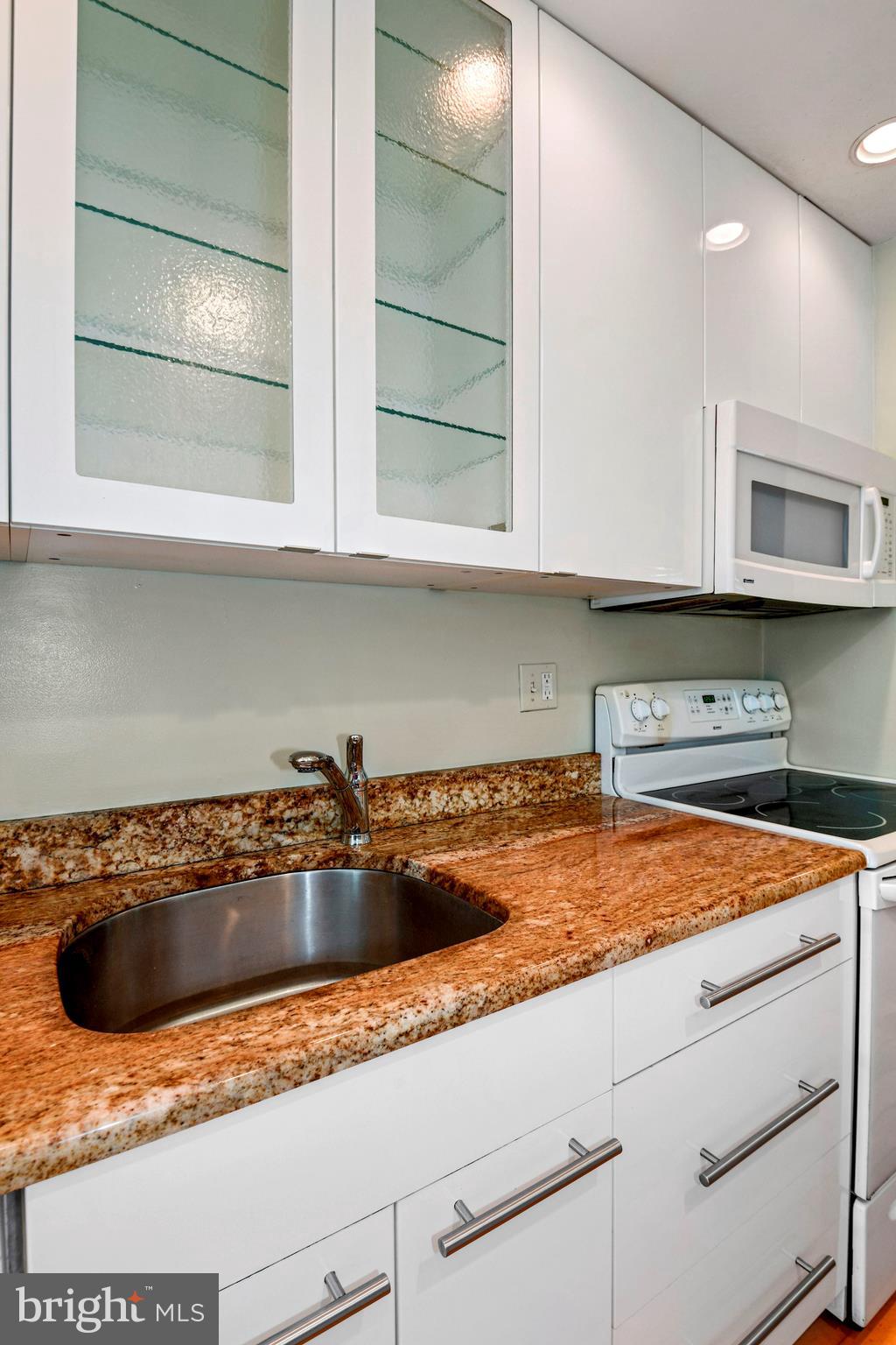 1117 Cedar Ridge Court Annapolis, MD 21403 - Photo 9 of 21 Granite countertops & deep drawers for easy access