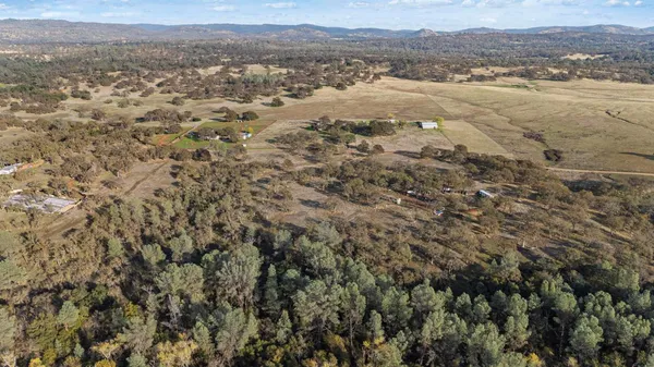 a view of an outdoor space