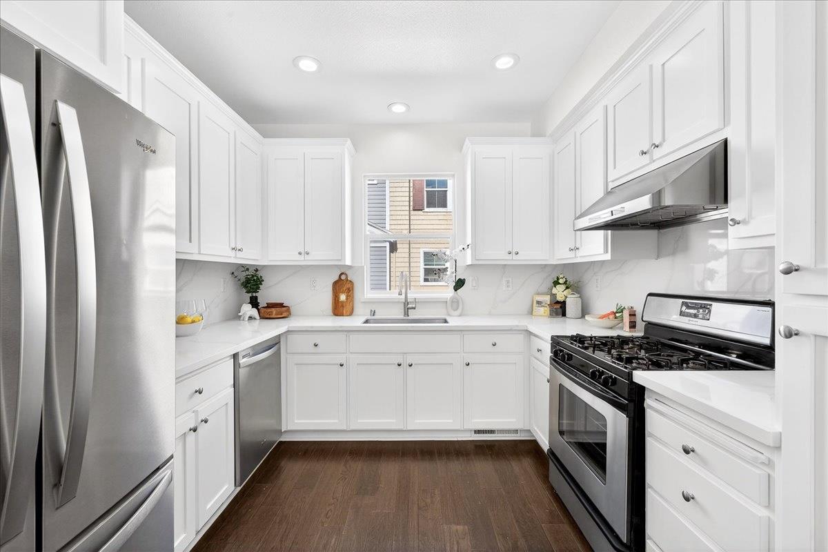 679 Pinnacles Terrace Sunnyvale, CA 94085 - Photo 8 of 37