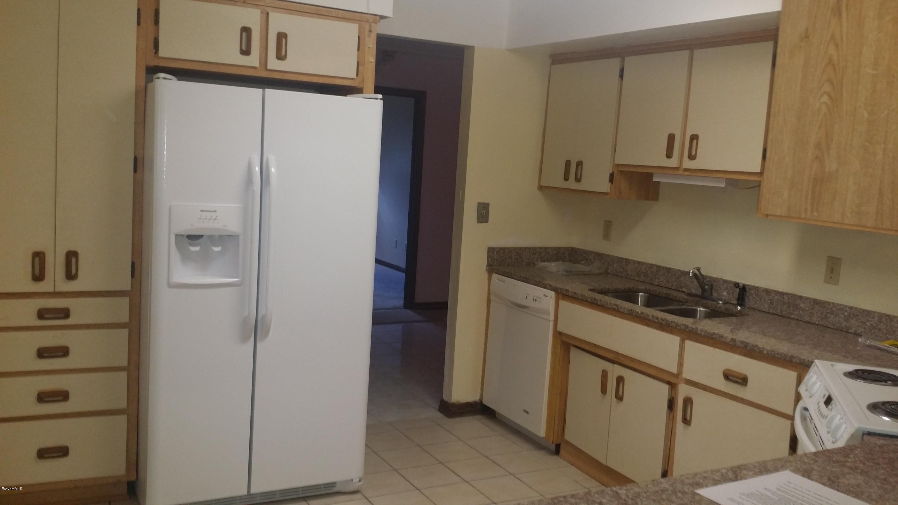 985 Northeast Ripley Palm Bay, FL 32907 - Photo 4 of 26 20150616_093905
